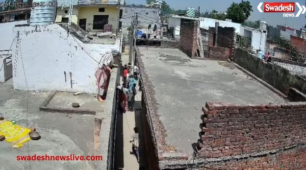 https://swadeshlive.com/roorkee-mahmoodpur-stone-pelting/
