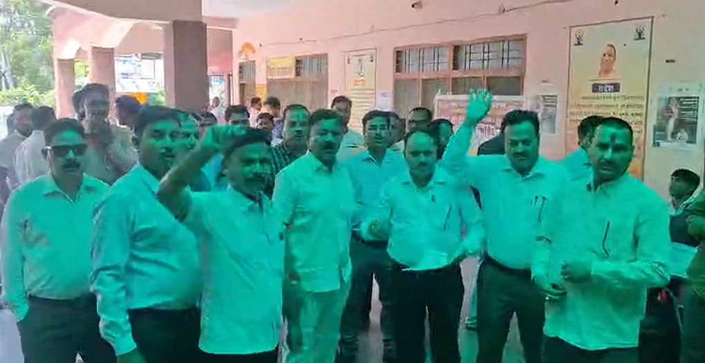 SDM corruption protest