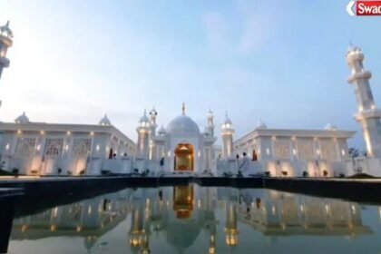 https://swadeshlive.com/khabar-zara-hatke-mother-taj-mahal-replica/