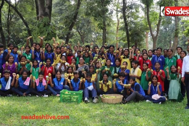 CM School Of Excellence simdega-dc-kanchan-singh-invites-school-girls