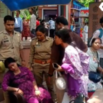 Taj Mahal Woman Tourist Fainted