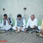 कुकरू गांव में ग्रामीण परिवार के साथ रात्रि भोजन करते मुख्यमंत्री मोहन यादव