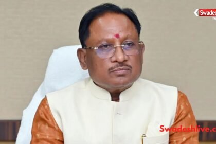 छत्तीसगढ़ की 10 बड़ी खबरों का प्रतीकात्मक कोलाज, जिसमें कोरबा हत्याकांड, धमतरी पुलिस कार्रवाई, रायपुर चोरी गैंग और प्रदेश की प्रमुख घटनाएं दर्शाई गई हैं।