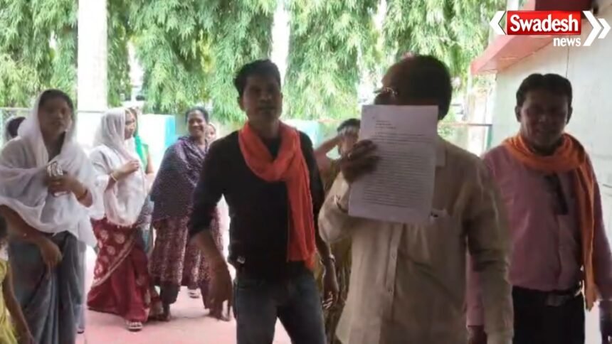 https://swadeshlive.com/chirmiri-road-construction-controversy/