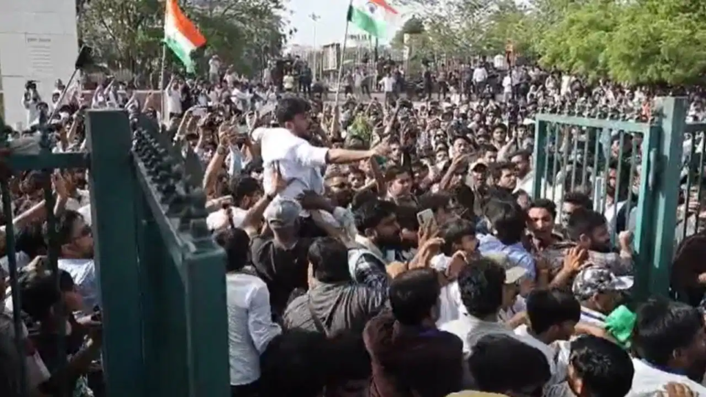Abhijeet Deepke Slapped