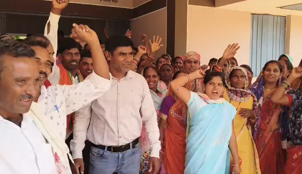 PM Awas Yojana Protest