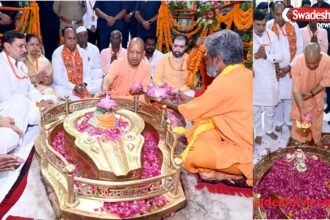 बाराबंकी में CM योगी ने किए लोधेश्वर महादेव के दर्शन, लाभार्थियों को करोड़ों की सौगात