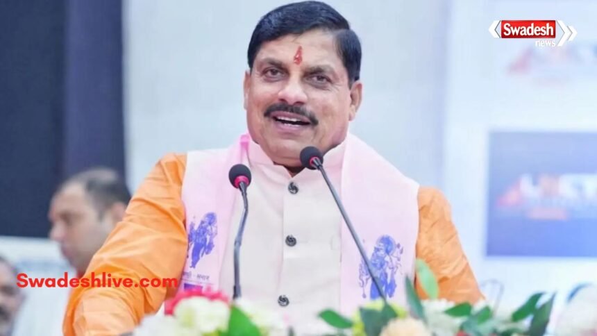 MP Top 10 में मध्य प्रदेश की आज की 10 बड़ी खबरें, जिसमें साइबर ठगी, मानसून अलर्ट, IPS तबादले, RGPV पेपर चोरी और महाकाल भस्म आरती शामिल हैं।