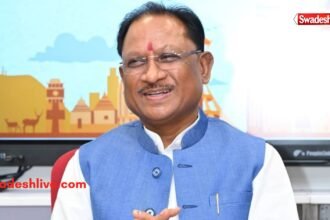 CG Top 10 की प्रमुख खबरों का ग्राफिक, जिसमें हाईकोर्ट का फैसला, अमृत भारत एक्सप्रेस, आंगनबाड़ी भर्ती, रायपुर पुलिस की कार्रवाई और तेंदूपत्ता बोनस से जुड़ी खबरें शामिल हैं।