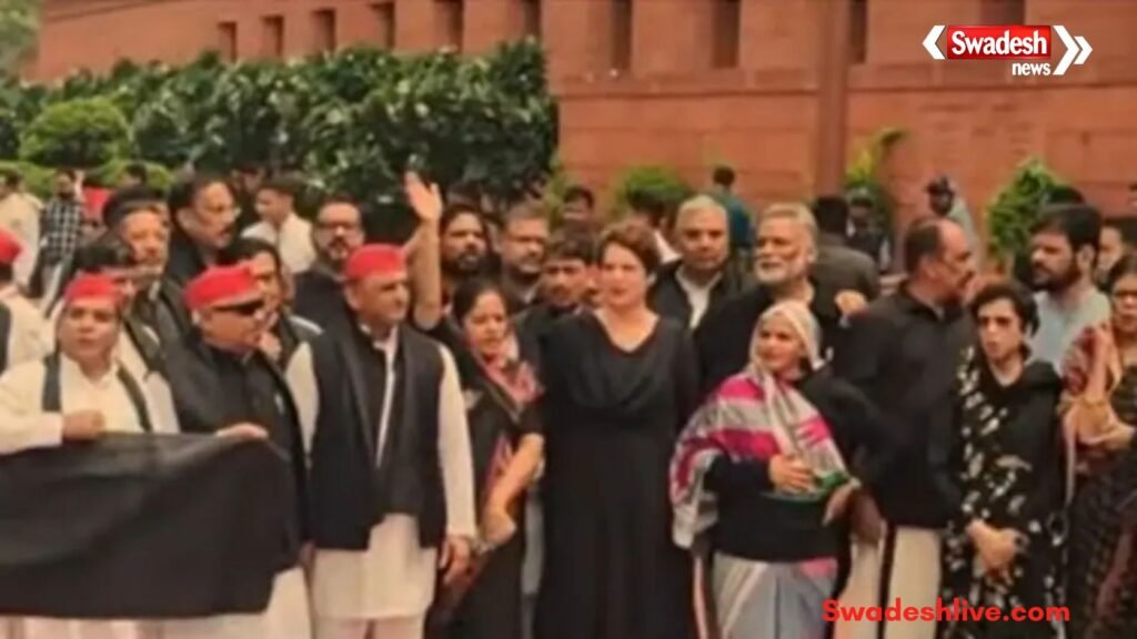 https://swadeshlive.com/parliament-opposition-protest-black-clothes/