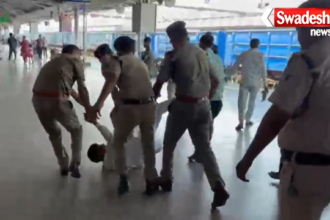 Agra Cantt Railway Station RPF Jawan Deputy SS Fight