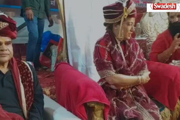 हरिद्वार में गंगा जल लेते हुए उत्तराखंड की खेल मंत्री रेखा आर्या