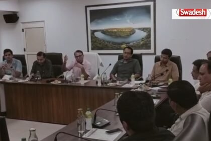 कोटा डेवलपमेंट डायलॉग के दौरान बिल्डर्स और निवेशकों के साथ बैठक करते केडीए आयुक्त
