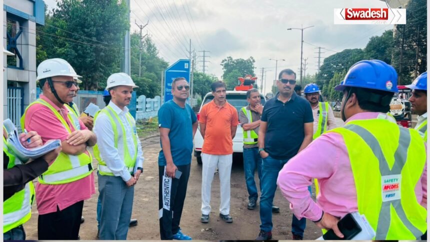 Bhopal Metro Project के निर्माण कार्य का निरीक्षण करते MPMRCL के प्रबंध संचालक