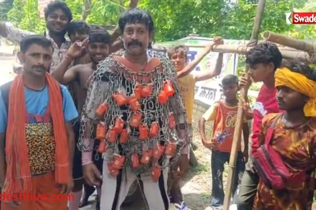 रुड़की में कैदी के कपड़ों में कांवड़ लेकर निकला शिवभक्त, हाथों की बेड़ियों ने खींचा सबका ध्यान