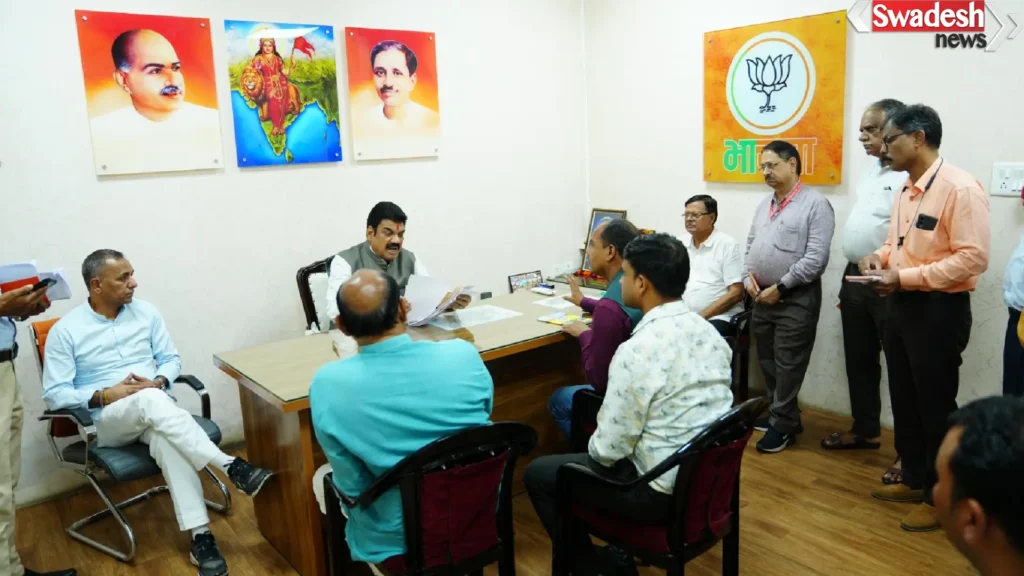bhopal-mp-cabinet-minister-govind-singh-rajput-listen-party-workers-problem/