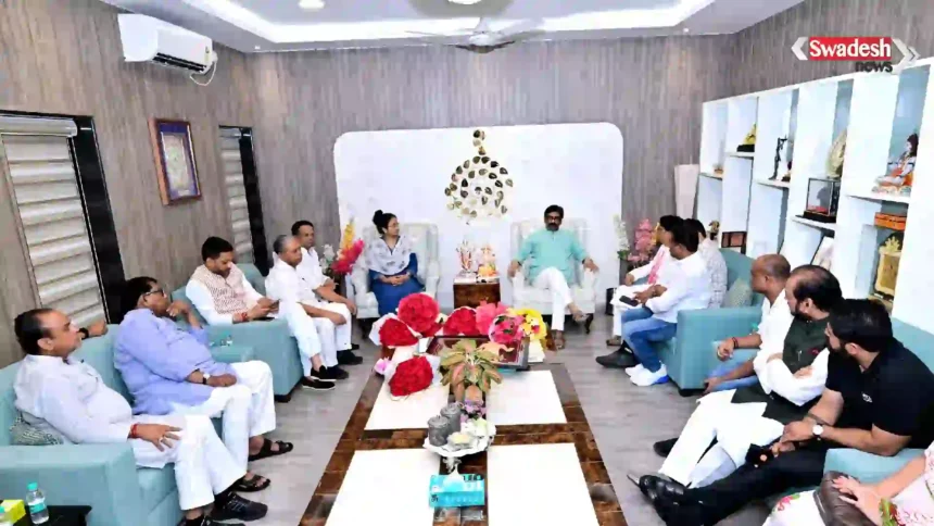 सीएम हेमंत सोरेन से कांग्रेस नेताओं की मुलाकात, छात्र हित में कैबिनेट फैसलों पर जताया आभार