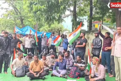 कवर्धा में पुलिस आरक्षक भर्ती की सेकंड लिस्ट की मांग को लेकर अभ्यर्थियों का प्रदर्शन