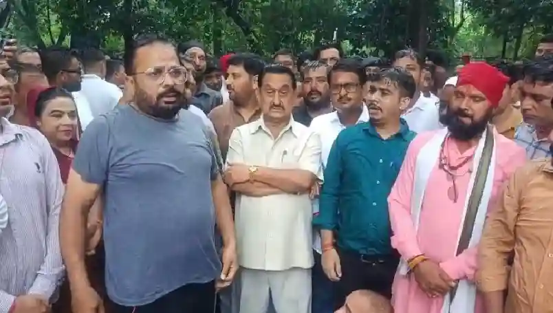 रुद्रपुर में पूर्व विधायक पर मुकदमे के विरोध में कांग्रेस का प्रदर्शन, एसएसपी ऑफिस घेरा