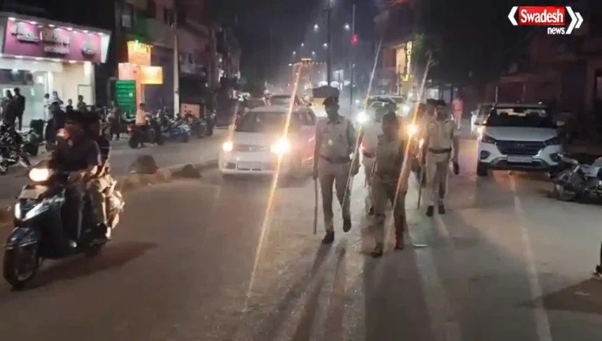 Kaithal Police Foot Patrol: शहर और गांवों में पैदल गश्त, नशे के खिलाफ सख्त चेतावनी