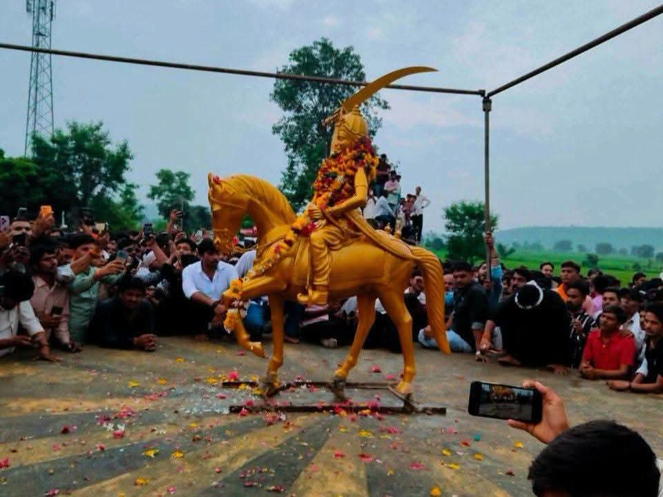 Rani Avantibai Lodhi Statue