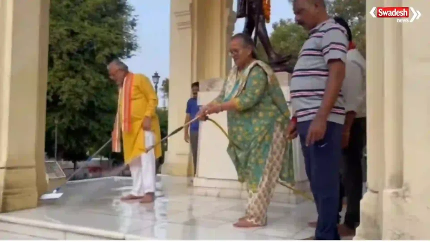 Cleanliness Campaign in Lucknow PM Modi Birthday
