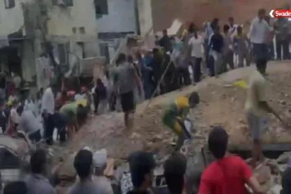 Delhi Building Collapse satya-niketan-hostel