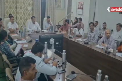 dewas-collector-action-patwari-notice/