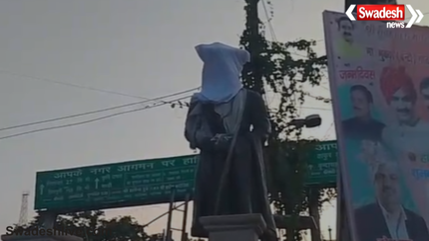 Madhavrao Scindia Statue Dabra