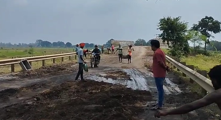 Sarkhor Overbridge Pendra