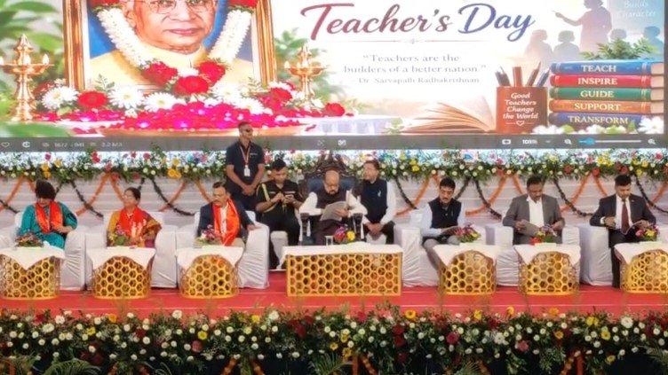 Governor Ramen Deka Bilaspur
