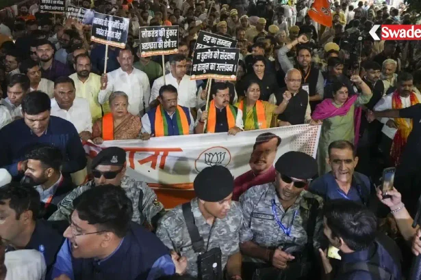 delhi-bjp-march-chandni-chowk-congress-rally-traders/