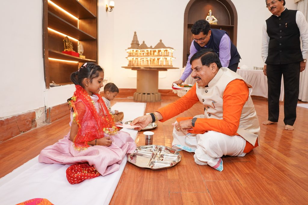 CM Dussehra Shastra Pujan
